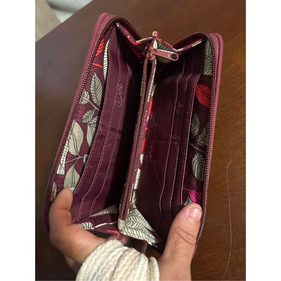 Vera Bradley large size floral wallet - Picture 6 of 6